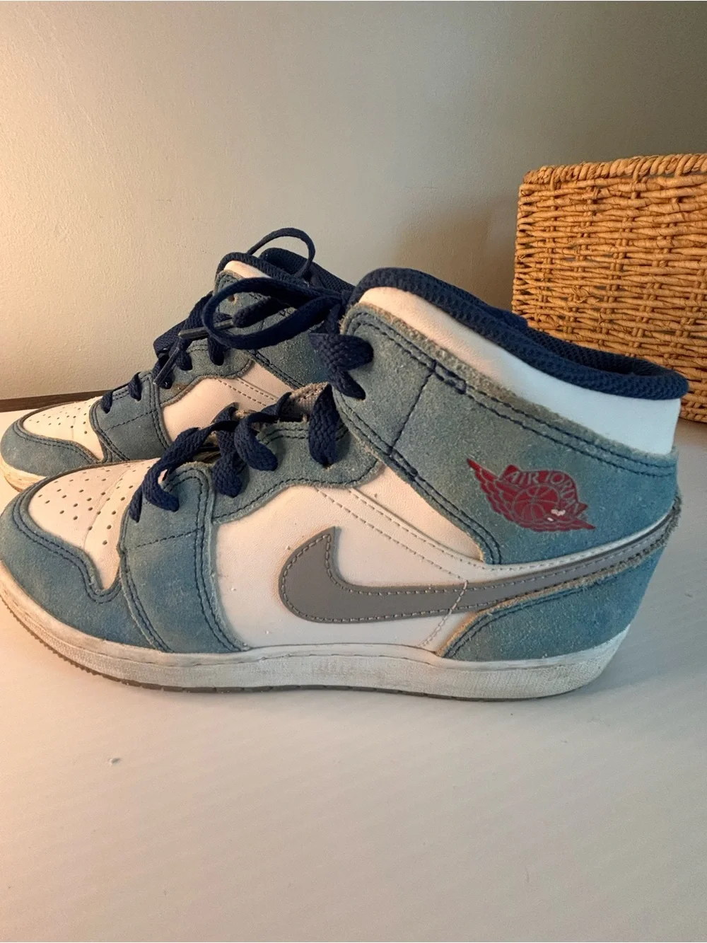 Jordan 1 Mid 6.5Y Blue Suede High Top Sneakers Streetwear
